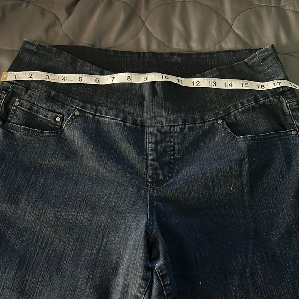 Black pull on jean